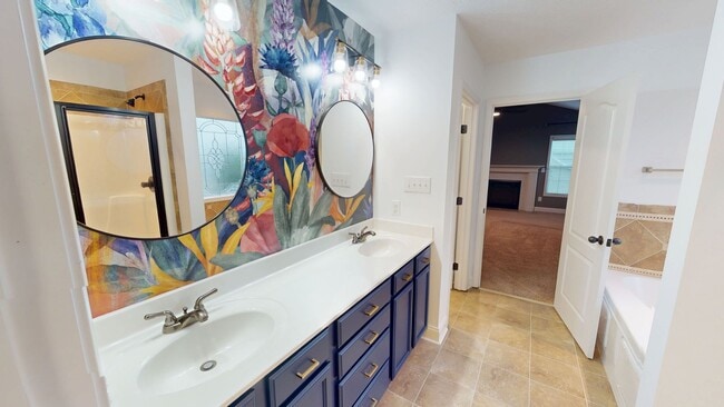Building Photo - Spacious Updated 4 Bedroom in Established Community!