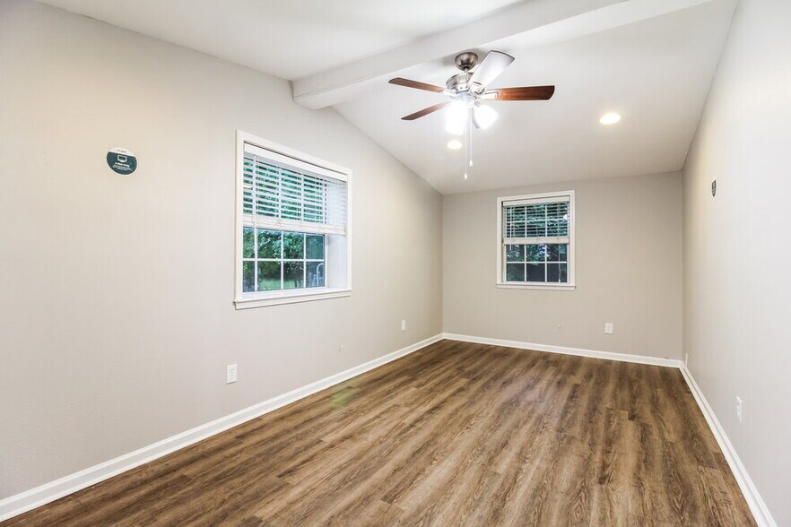Building Photo - 2468 Quail Ave