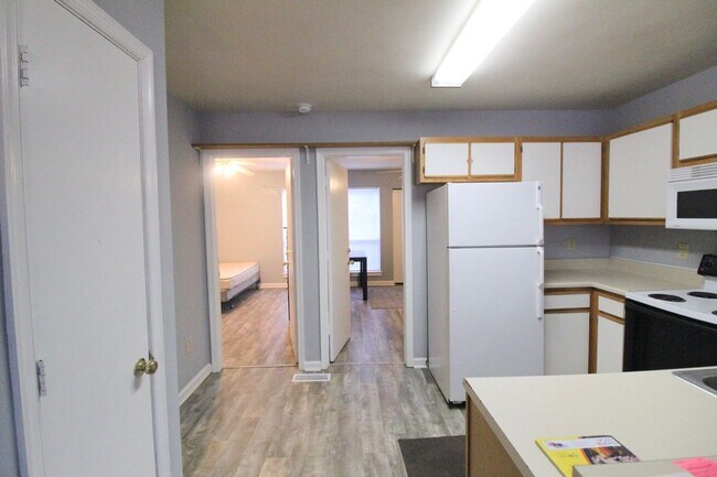 Building Photo - 1430 Devon Ln