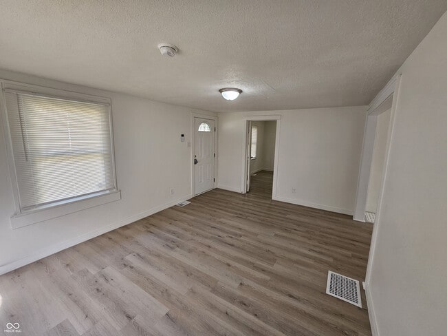 Building Photo - 835 Tecumseh St