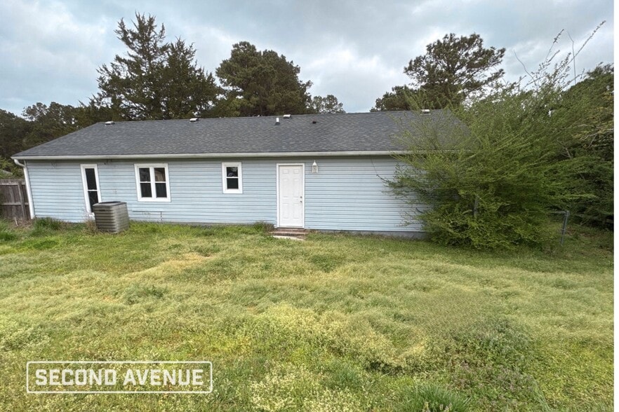 Building Photo - 1005 Jennifer Dr