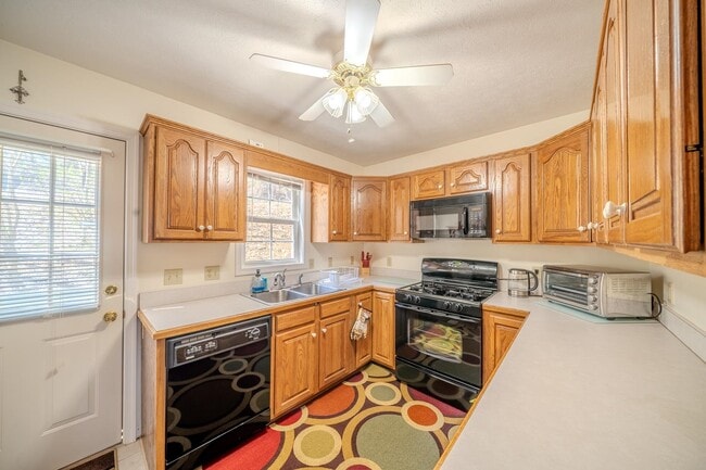 Building Photo - 474 Diana Ct