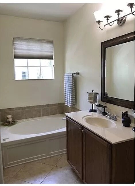 Master bath - 108 Locustberry Ln