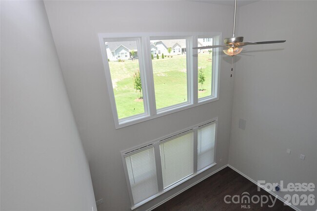 Building Photo - 1133 Overlake Dr