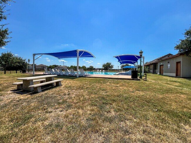 Building Photo - 218 Val Verde Dr