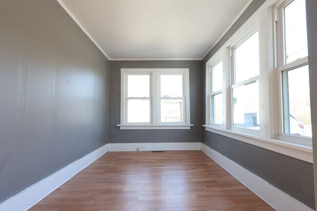 Building Photo - 3 Pohlman Ln