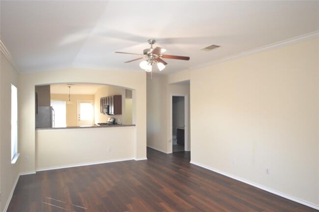 Building Photo - 114 Washington Square Dr