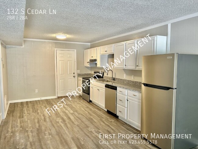 Building Photo - Free Month's Rent!: 2Bed/2Bath Townhome Ft...