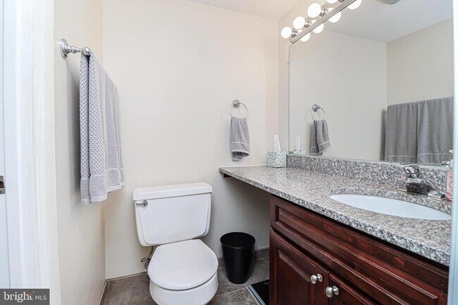 Building Photo - 5478 Cedar Ln