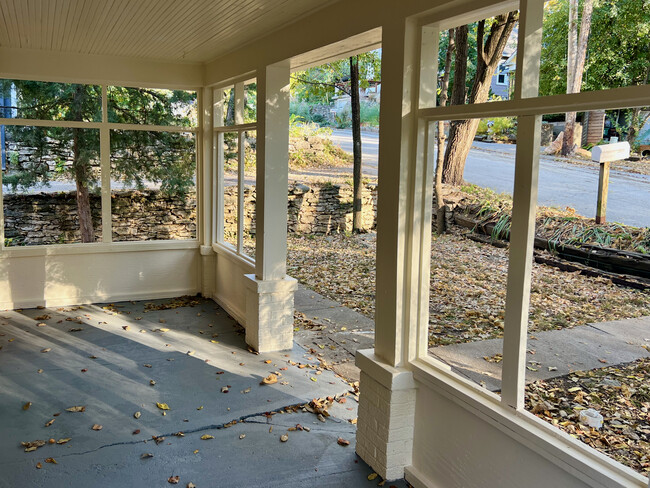 South facing porch - looking West. - 2028 Bristow St