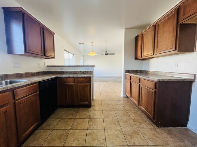 Building Photo - 7372 W Ian Dr