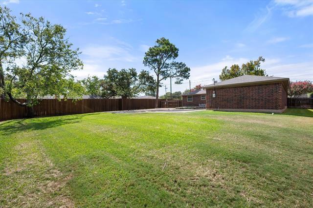 Building Photo - 3204 Brown Trail