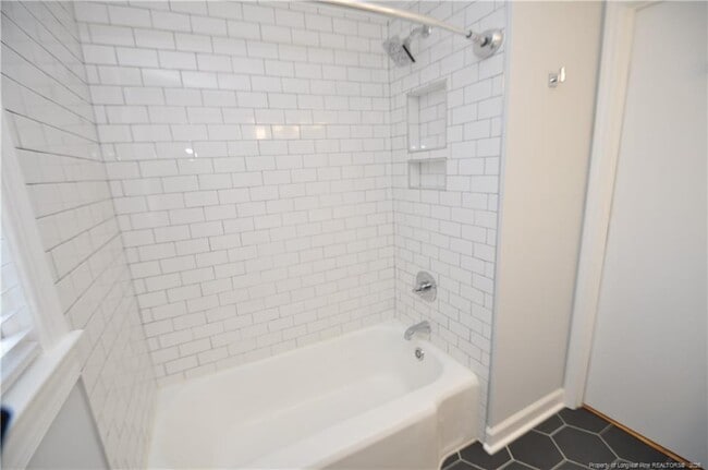 Building Photo - 1008 Nichols Dr