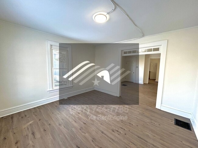 Building Photo - 807 W Ash St