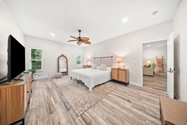 Building Photo - 7903 Plantation Lakes Dr