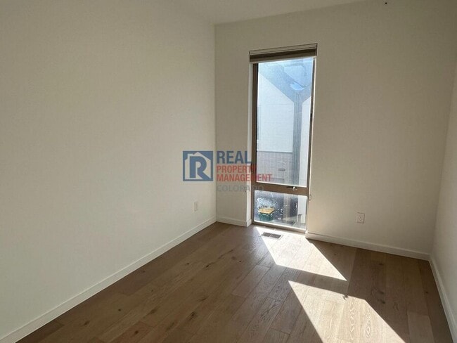 Building Photo - 2289 W 52nd Ave