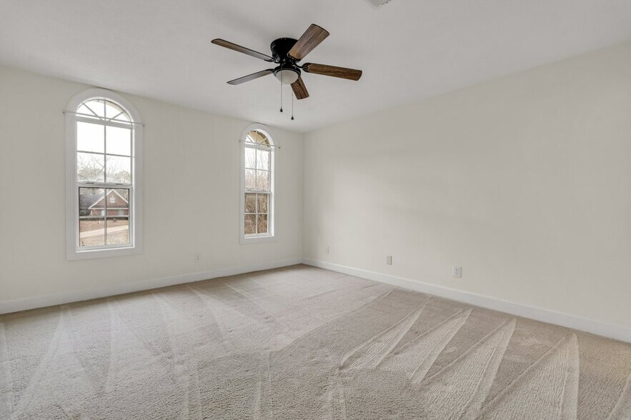 Building Photo - 415 Megan Ln