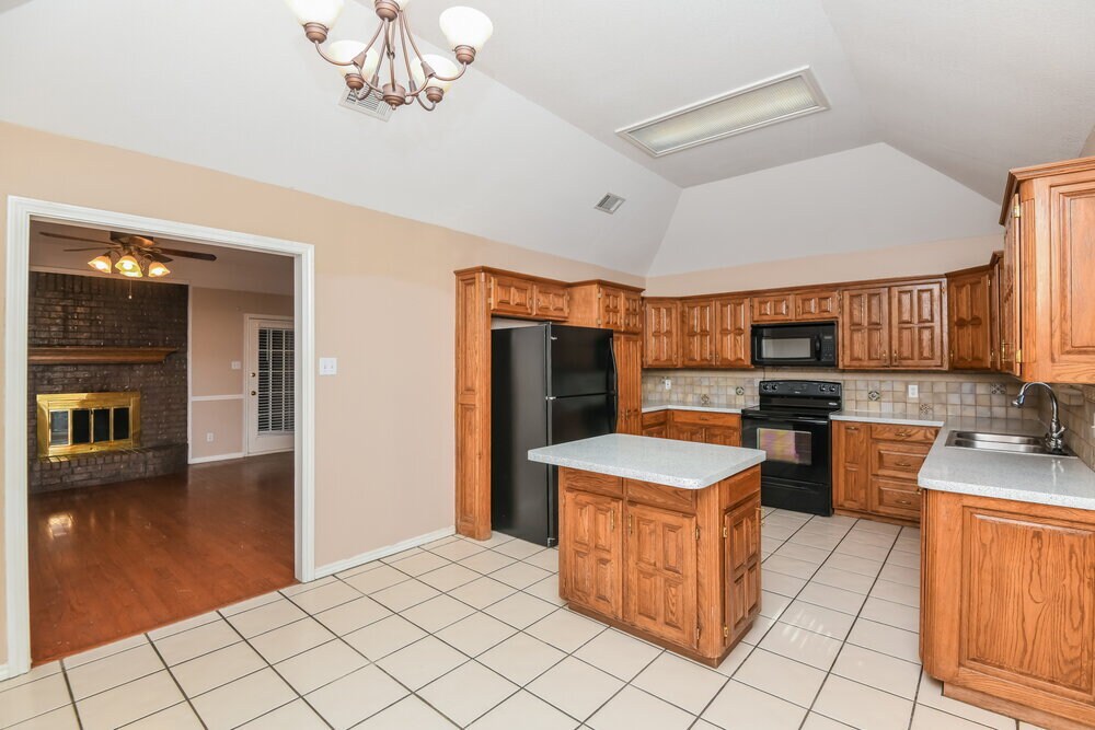 Building Photo - 121 Downwood Dr