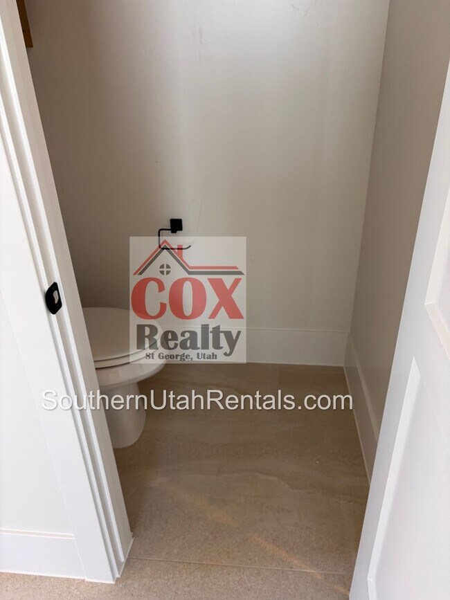 Building Photo - BRAND NEW 6 bed  | 4 bath | 3 car garage c...