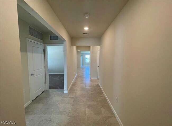 Building Photo - 10861 Firebush Cir