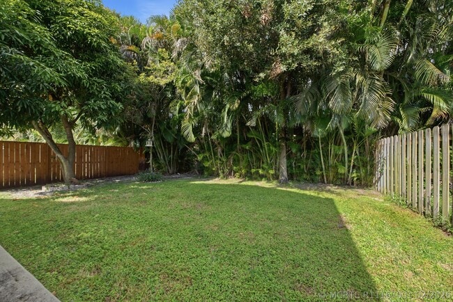 Building Photo - 8021 Stirrup Cay Ct