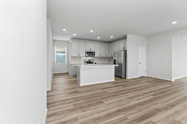 Building Photo - 100 Elm Br Trl