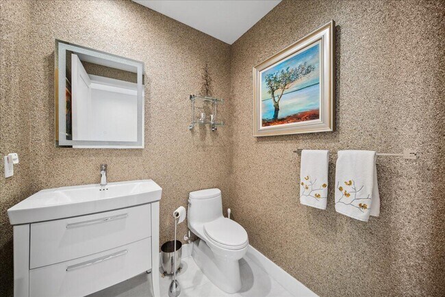 Building Photo - 5000 N Ocean Dr