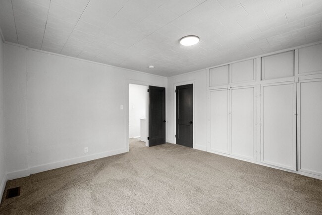 Building Photo - Stunning 3 bedroom home in Brookline available July 1!