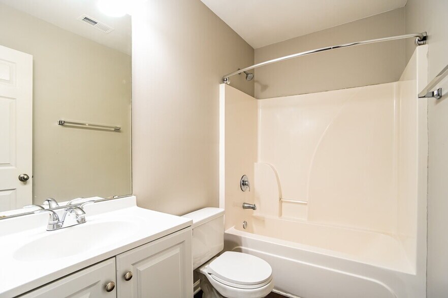 Building Photo - 3313 Valerie Dr