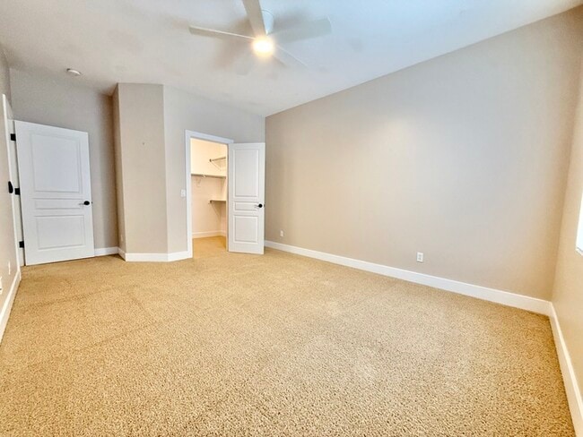 Building Photo - 4910 E Cordia Ln