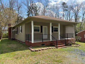 Building Photo - 3 BED, 2 BATH HOME LOCATED IN RAMSEUR