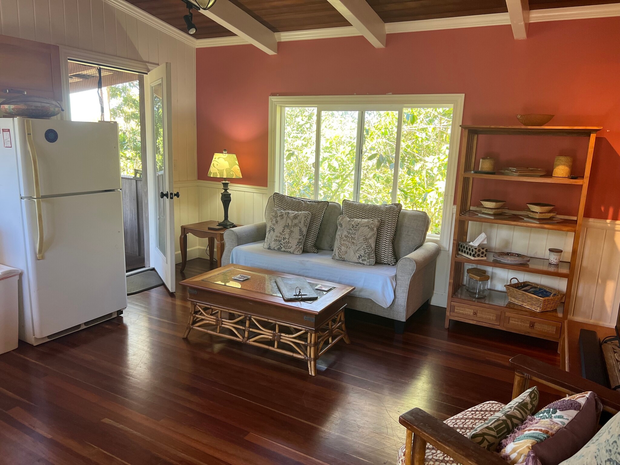 Morning main room - 83-5515 Hawaii Belt Rd