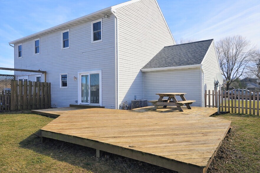 Building Photo - 83 Brookfield Rd