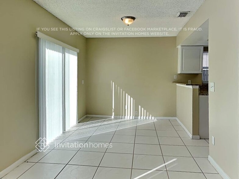 Building Photo - 234 Regal Park Dr