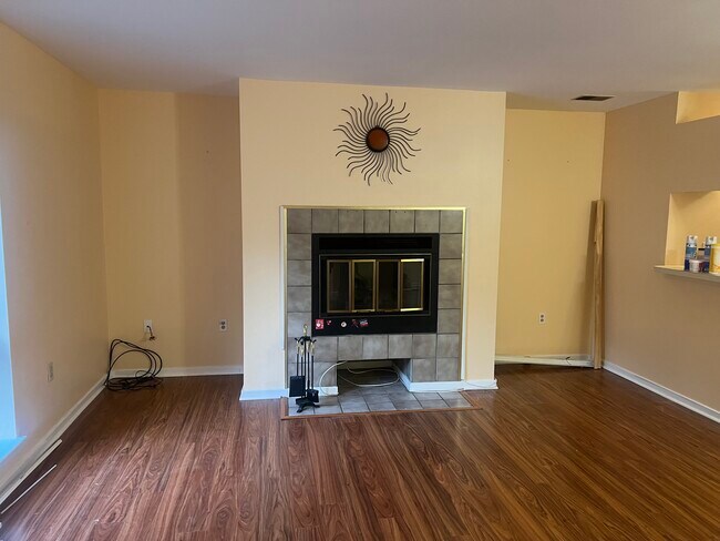 Building Photo - 51 Greenwich Pl