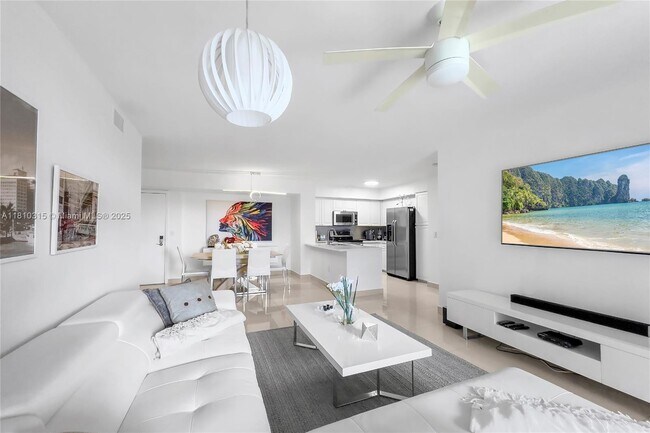 Building Photo - 19901 E Country Club Dr