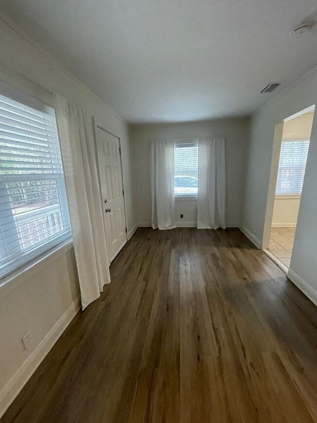 Building Photo - Beautiful cottage is just steps from Mobil...