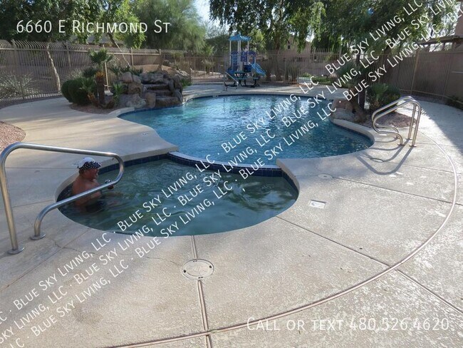 Building Photo - 6660 E Richmond St