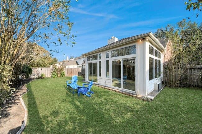 Building Photo - 20922 Whitevine Way