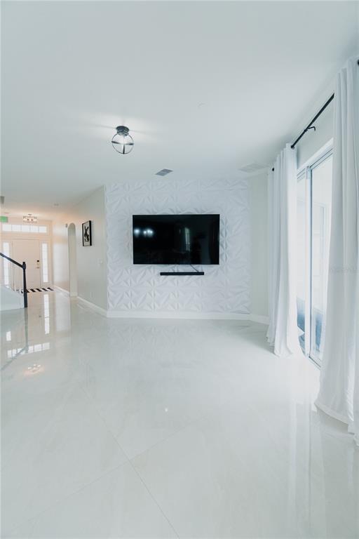 Building Photo - 1014 Corvina Dr