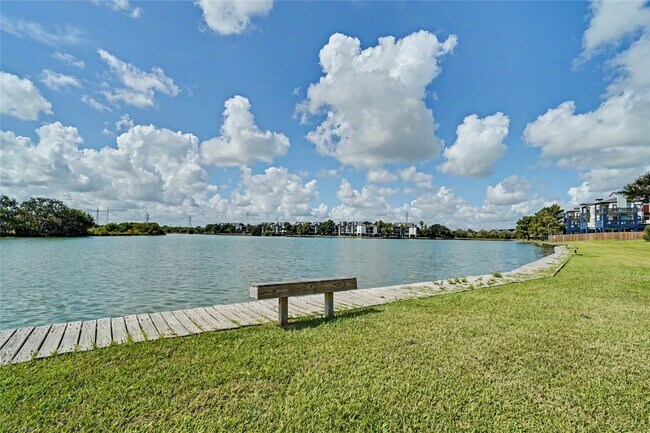 Building Photo - 18800 Egret Bay Blvd