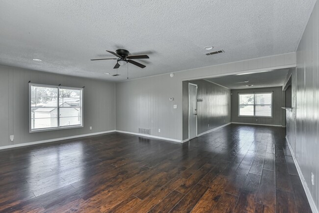 Building Photo - 4-Bedroom Home in the Heart of Killeen