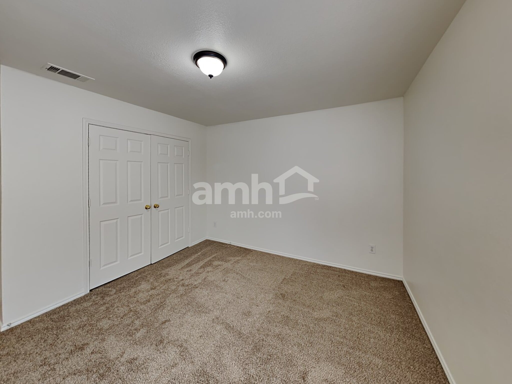 Building Photo - 202 Bob White Dr