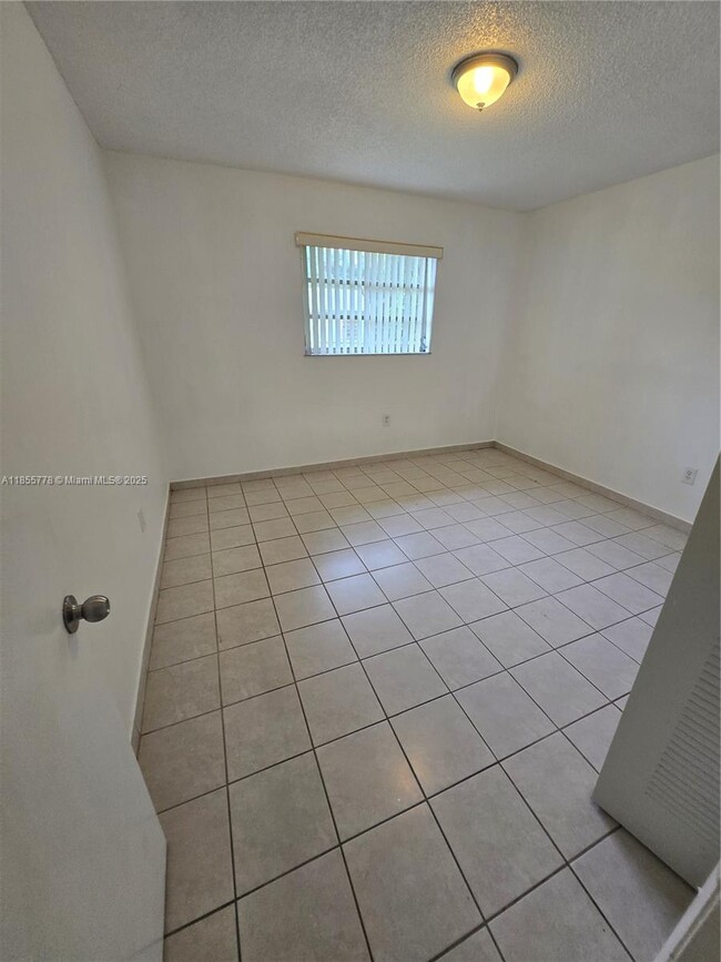 Building Photo - 8857 SW 27th St
