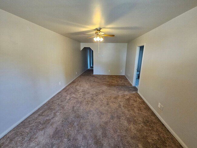 Building Photo - 1328 Lehman St