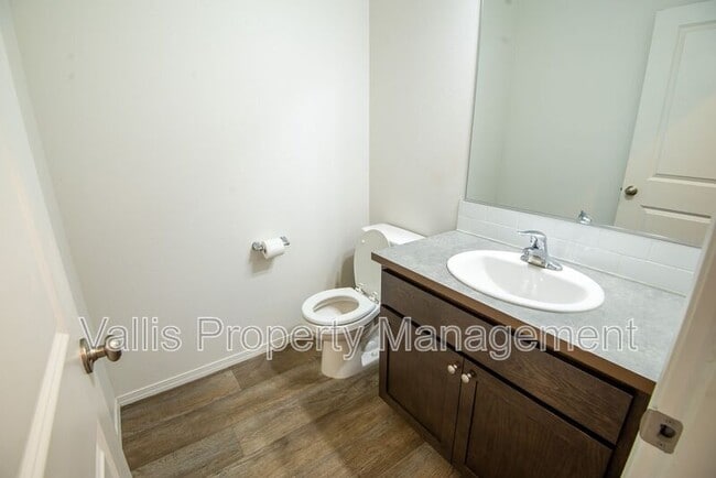 Building Photo - 4850 Heathwood St NE