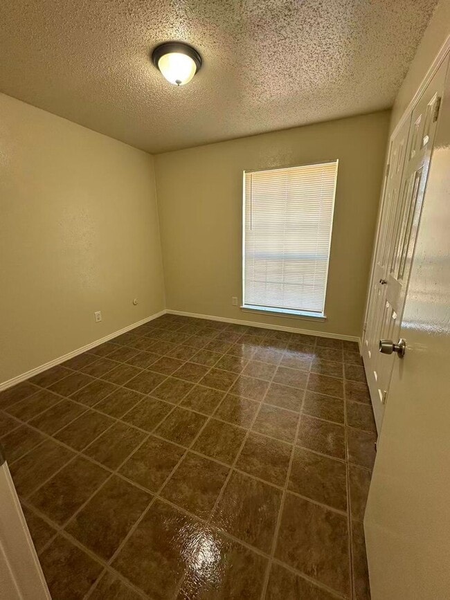 Building Photo - 3 Bedroom House in Garland