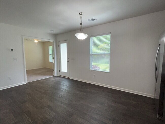 Building Photo - 114 Rockingham Way