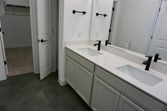 Building Photo - 105 Elm Rdg Wy