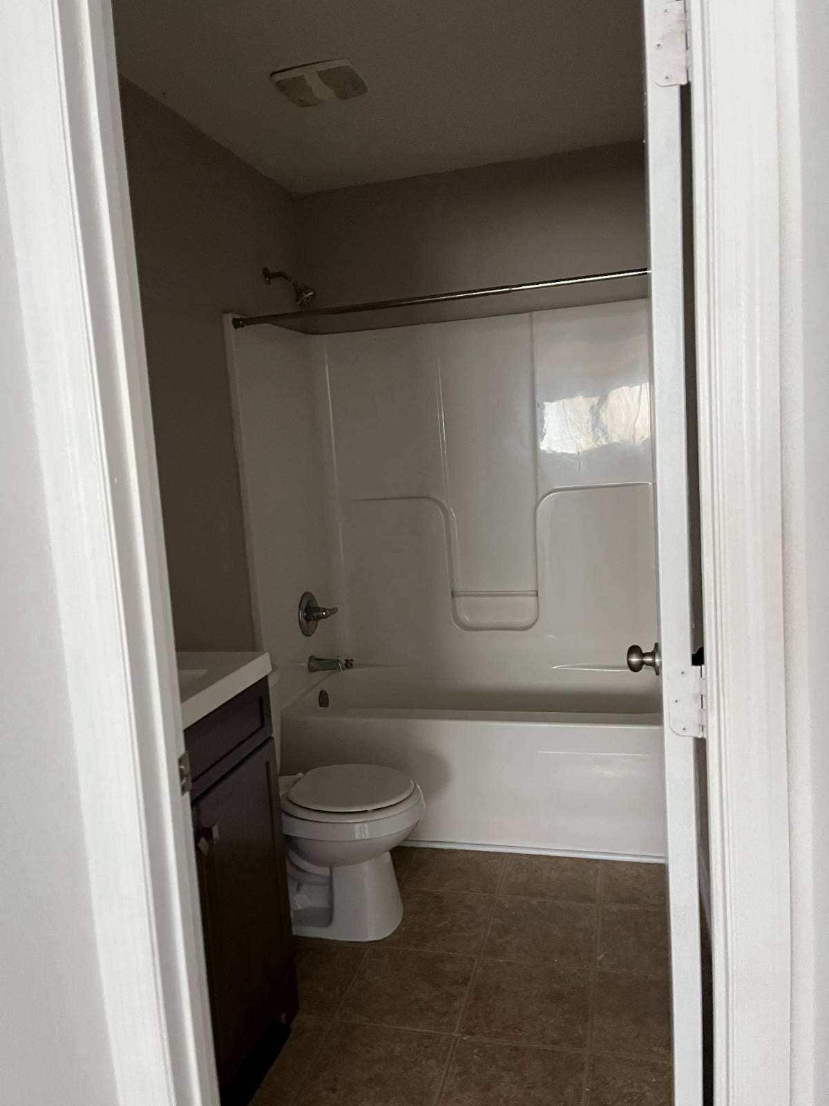 Building Photo - 224 Dormont Dr NE